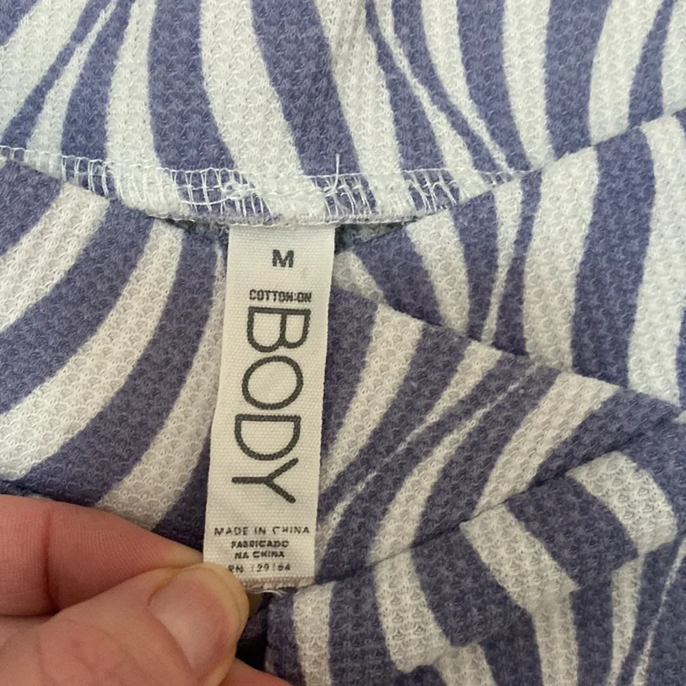 Cotton On Body - Bike Shorts - Size Medium - Picture 3 of 4